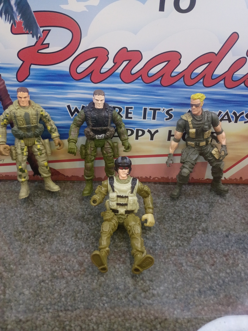 Lot Of 4" Action Figures One Missing Hand Pre-owned